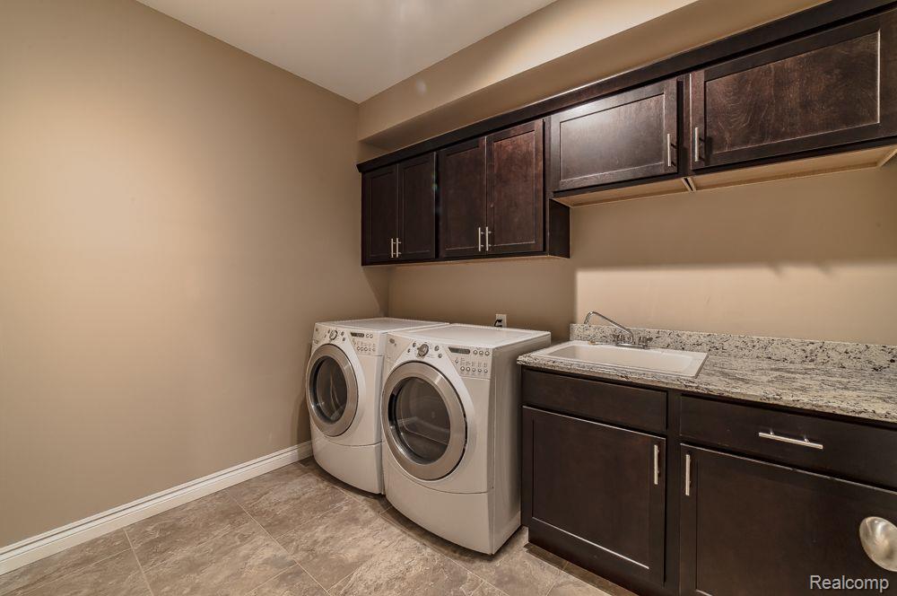 9546 KINGSWAY Circle, Clarkston, MI 48348 — Photo 38