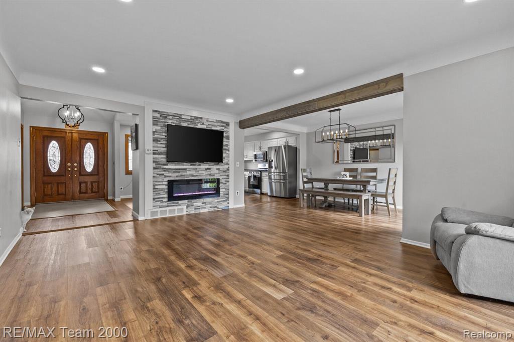 708 DOVER Street, Dearborn Heights, MI 48127 — Photo 3