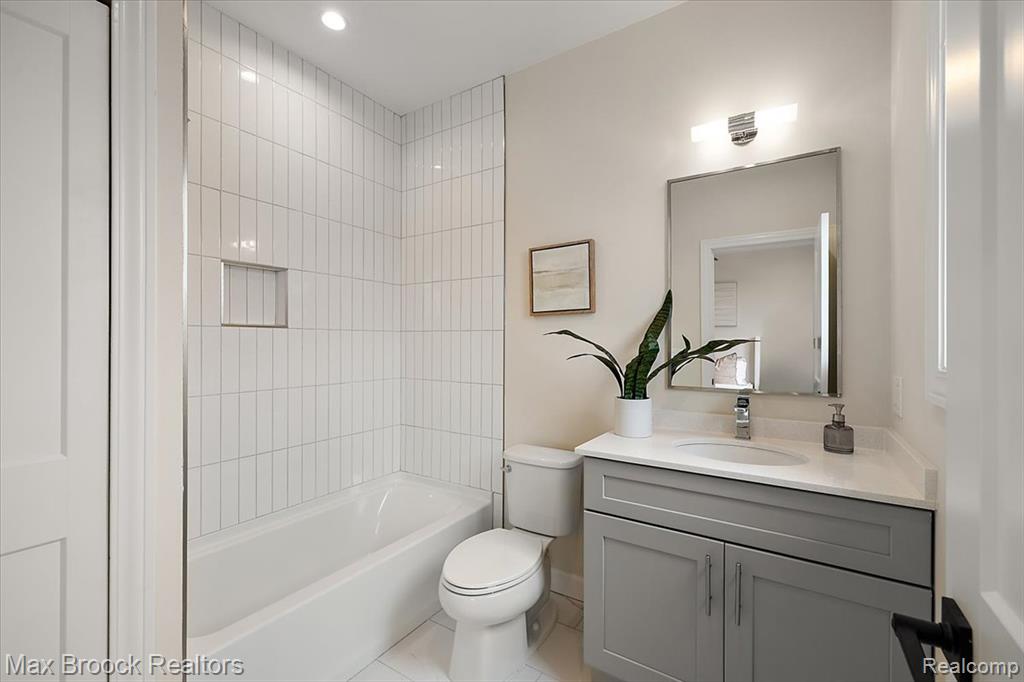 382 Notre Dame Street, Grosse Pointe, MI 48230 — Photo 34