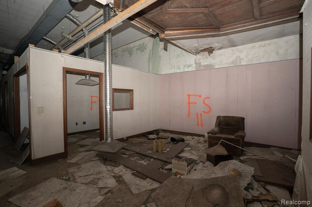 13537 GRATIOT Avenue, Detroit, MI 48205 — Photo 6