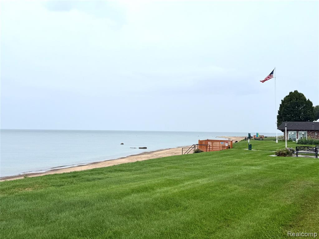 104 Shoreline Dr E, Port Sanilac, MI 48469 — Photo 2