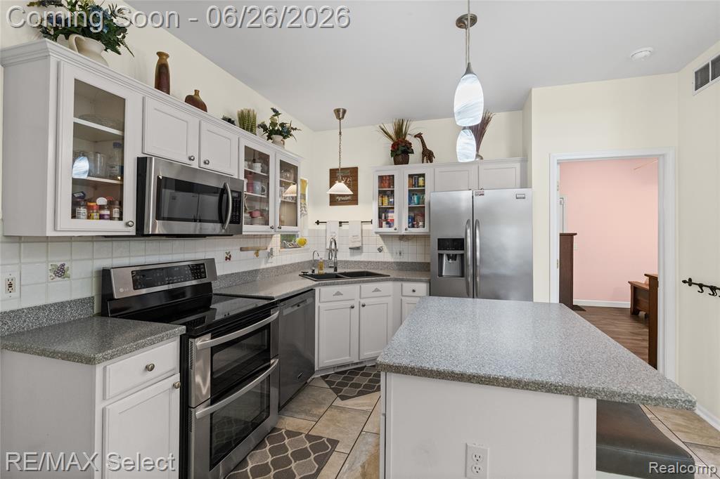 4449 Pondview Drive, Swartz Creek, MI 48473 — Photo 16