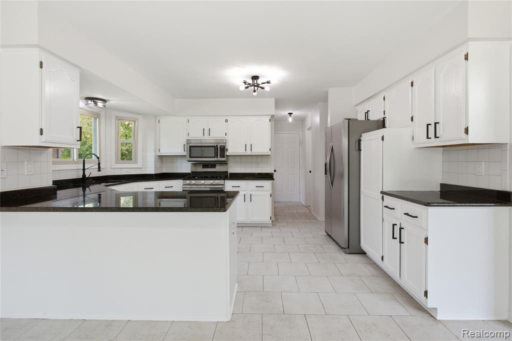52658 Stag Ridge Drive, Macomb, MI 48042 — Photo 11