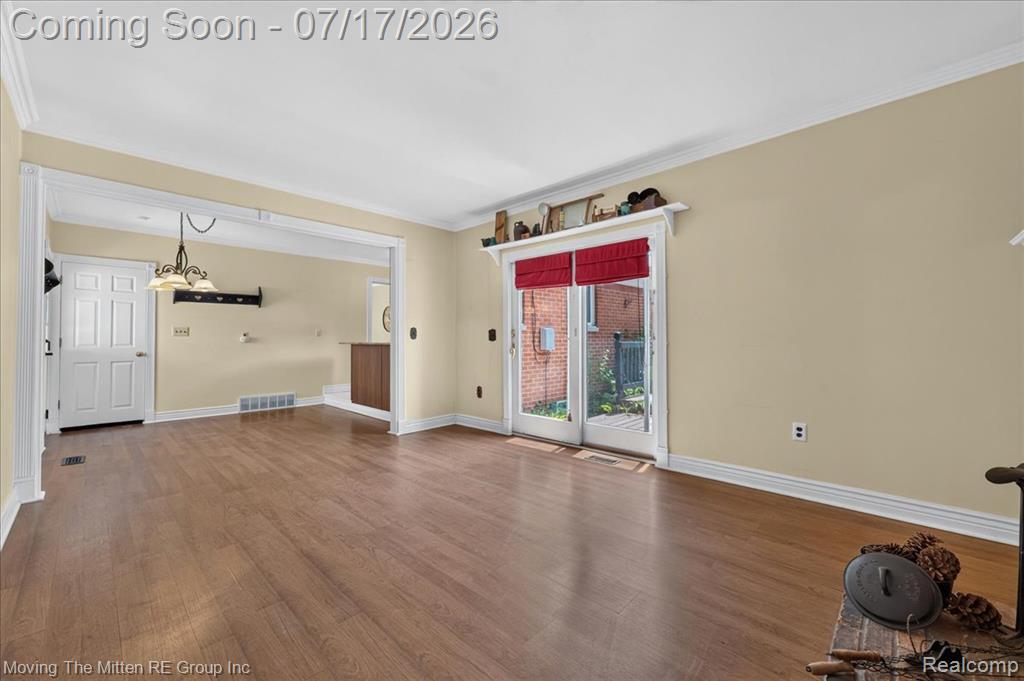 648 S Dowling Street, Westland, MI 48186 — Photo 17
