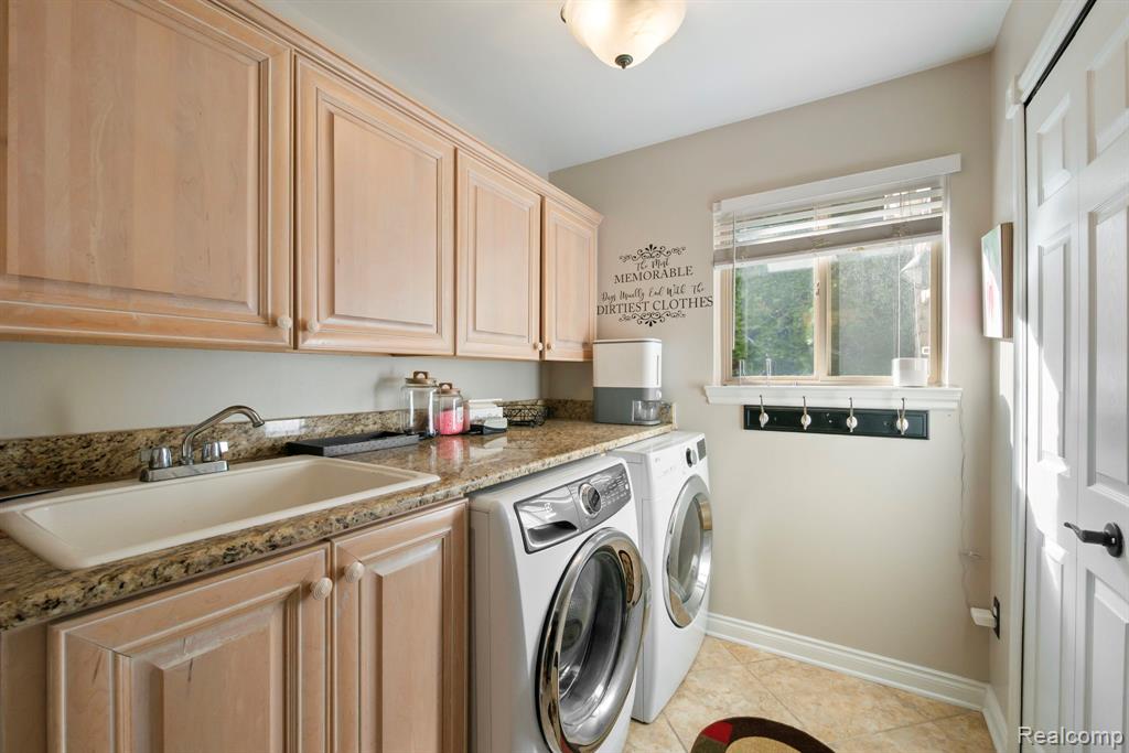 51246 Woodside Drive, Macomb, MI 48042 — Photo 16