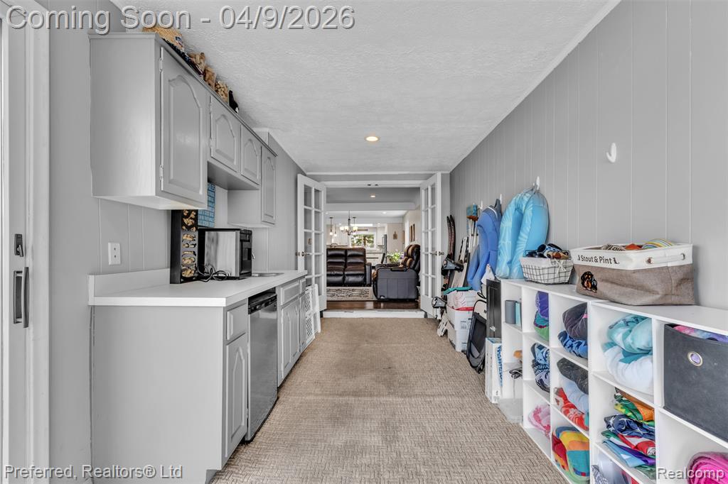 4869 Motorway Drive, Waterford, MI 48328 — Photo 27