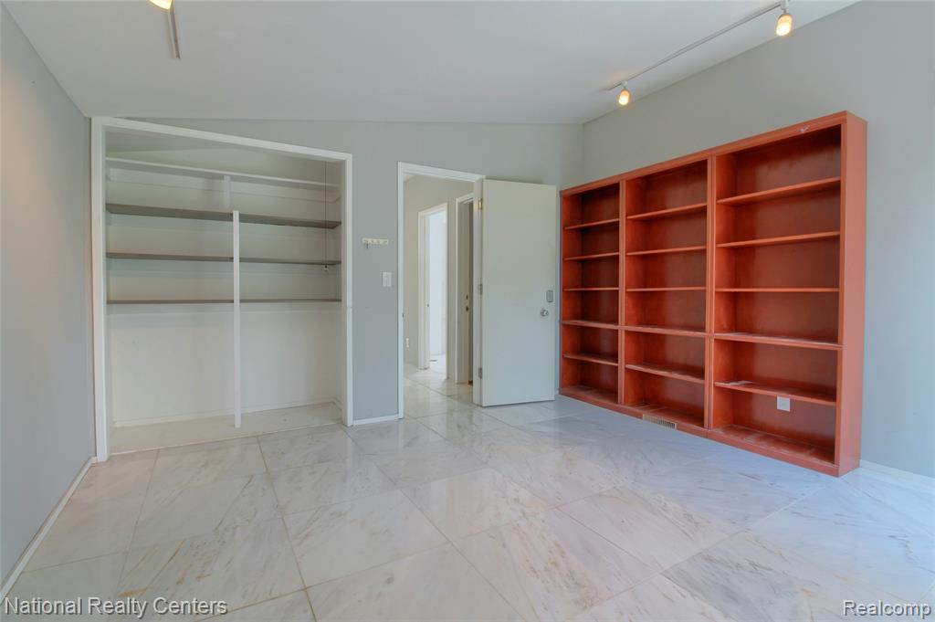 341 Corrie Road, Ann Arbor, MI 48105 — Photo 27