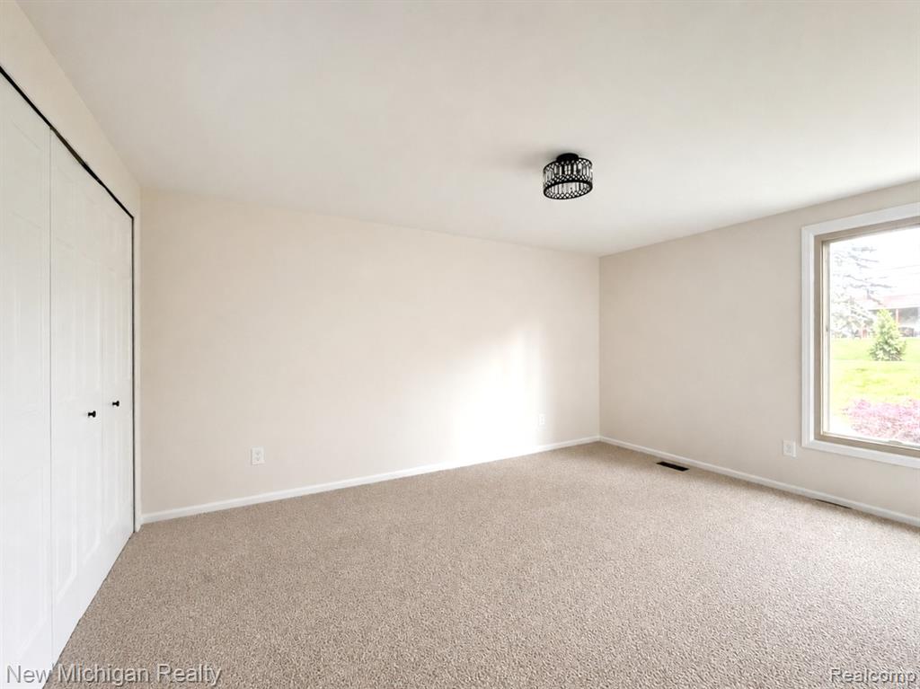 650 Deerfield Court, Rochester Hills, MI 48309 — Photo 30