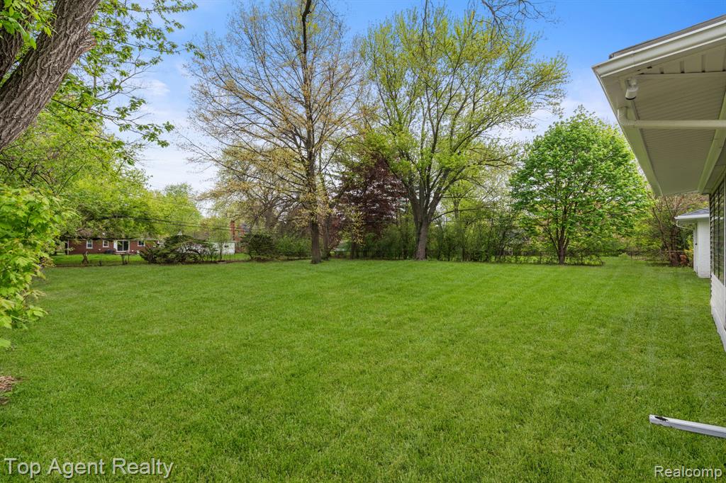 19771 Old Homestead Drive, Harper Woods, MI 48225 — Photo 38