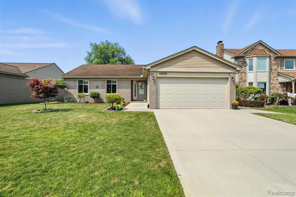 42393 Royal Lane, Clinton Twp, MI 48038 — Photo 2