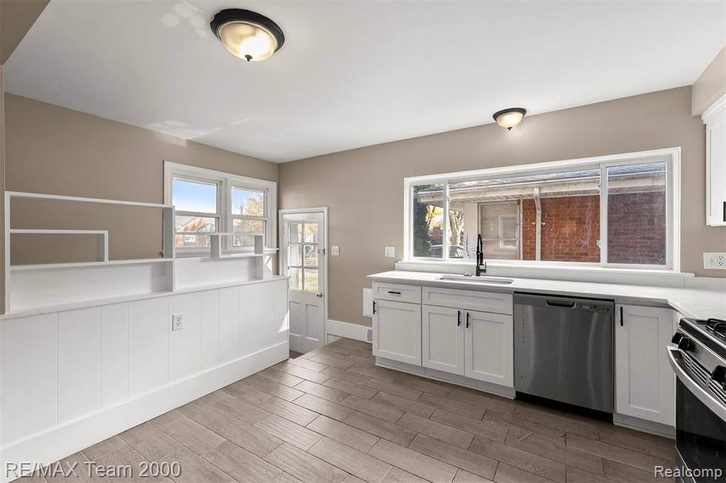 20602 Kenmore Avenue, Harper Woods, MI 48225 — Photo 11