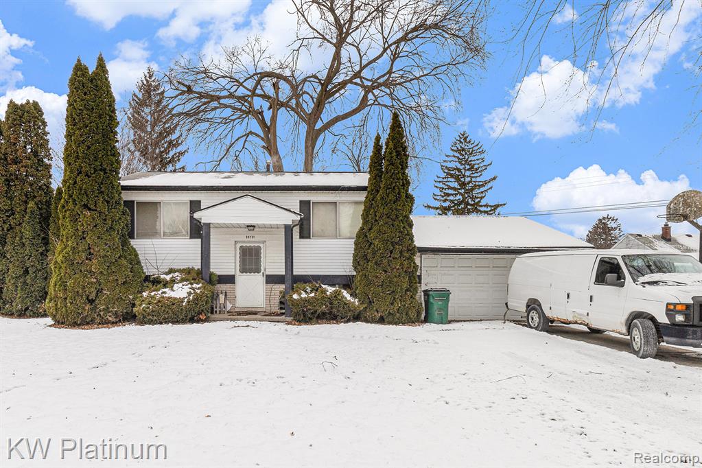 39721 Camp Street, Harrison Township, MI — Photo 2