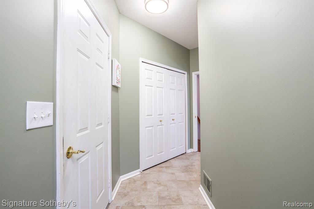 4718 Wildflower Court, Ann Arbor, MI 48108 — Photo 32