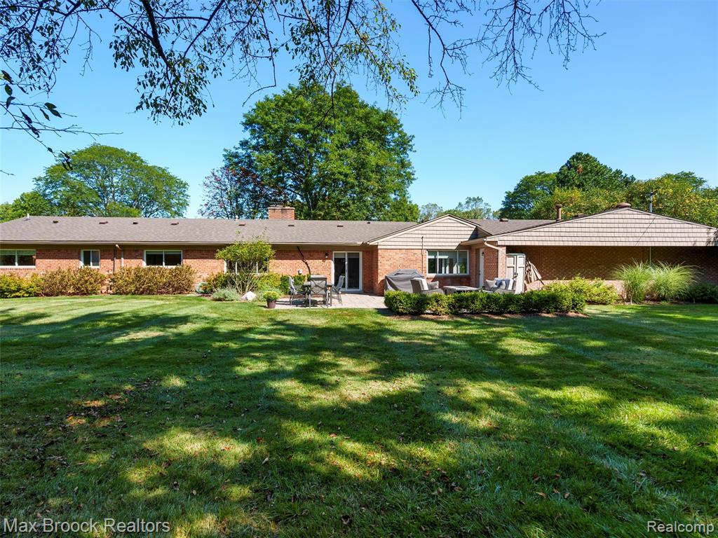 4740 Burnley Drive, Bloomfield Hills, MI 48304 — Photo 47