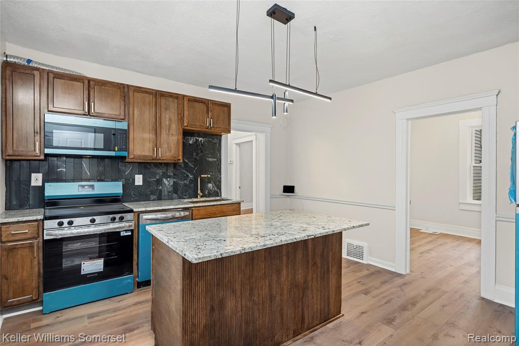 4510 Harding Street, Detroit, MI, 48214