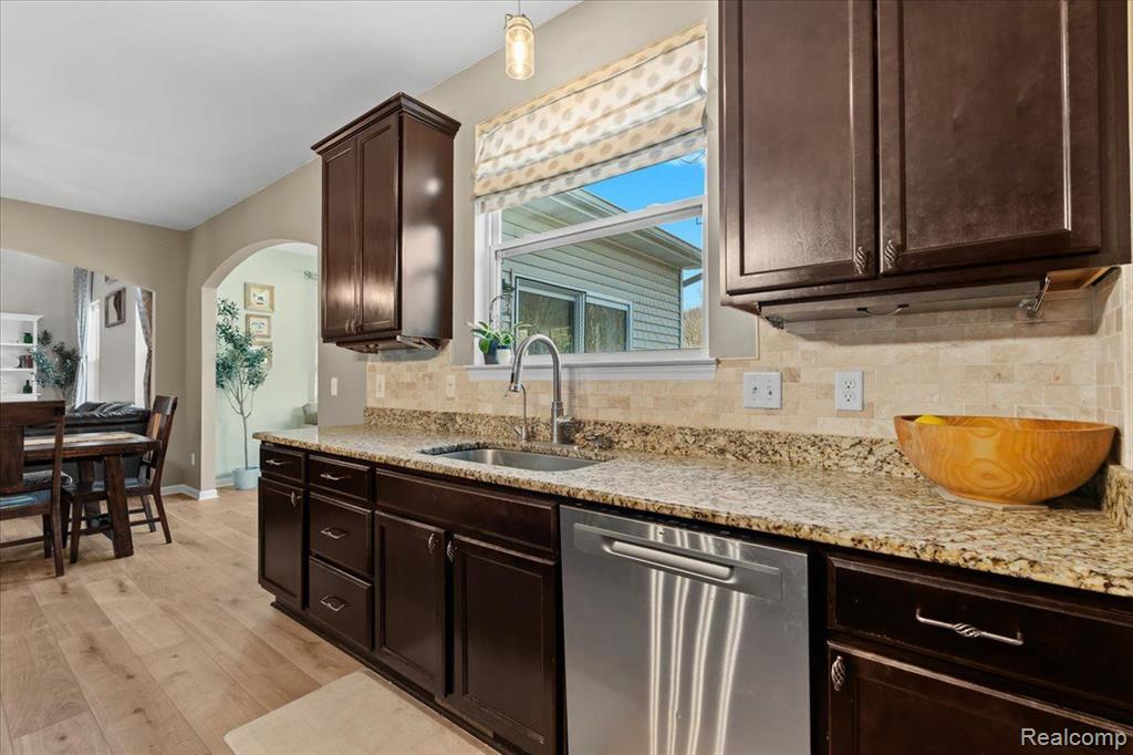 10681 BOULDERCREST Drive, South Lyon, MI 48178 — Photo 22