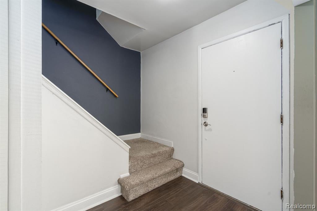 39618 Birchwood Drive, Plymouth, MI 48170 — Photo 8