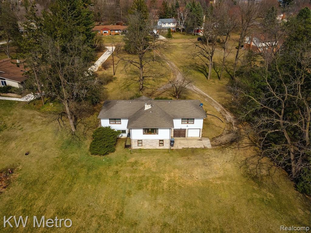 49151 RIDGE Court, Northville, MI 48168 — Photo 2