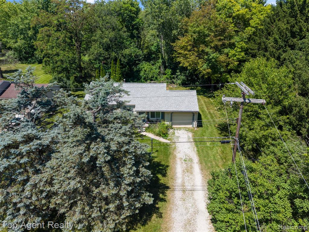 227 W Peterson Drive, Brighton, MI 48114 — Photo 24