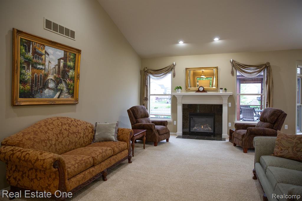 906 W PENINSULA, Oxford, MI 48371 — Photo 5