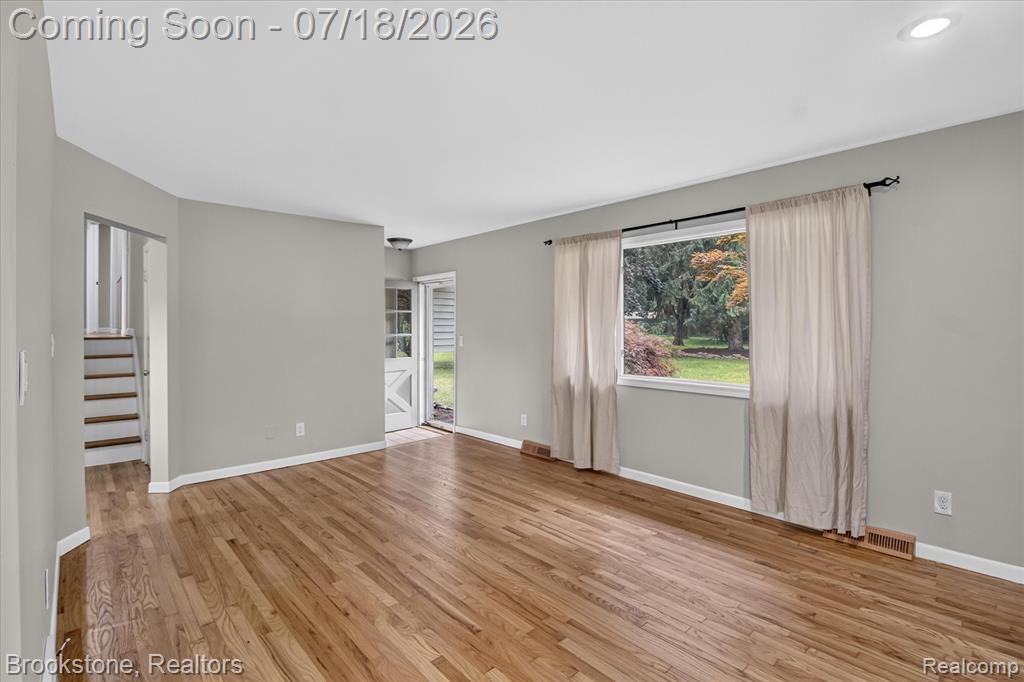 7176 Perry Lake Road, Clarkston, MI — Photo 6