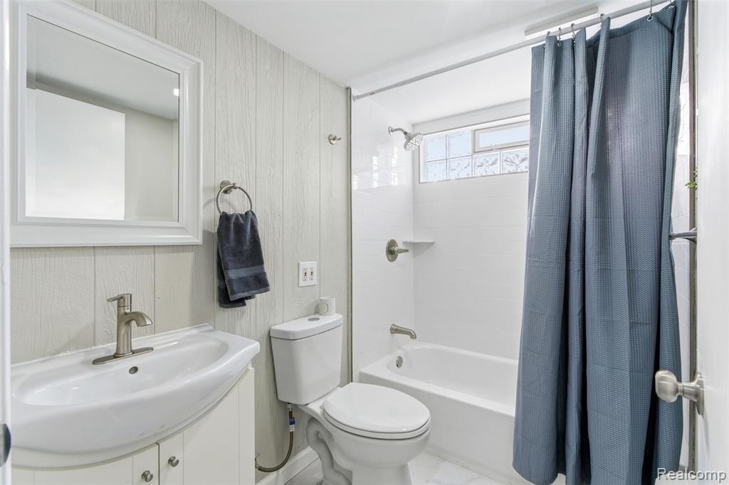 17714 Salem Street, Detroit, MI 48219 — Photo 13