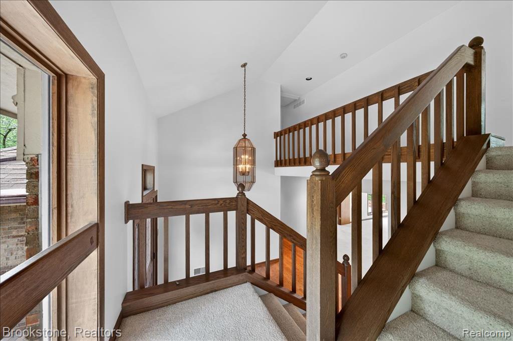 2610 Vanel Court, West Bloomfield, MI 48324 — Photo 27