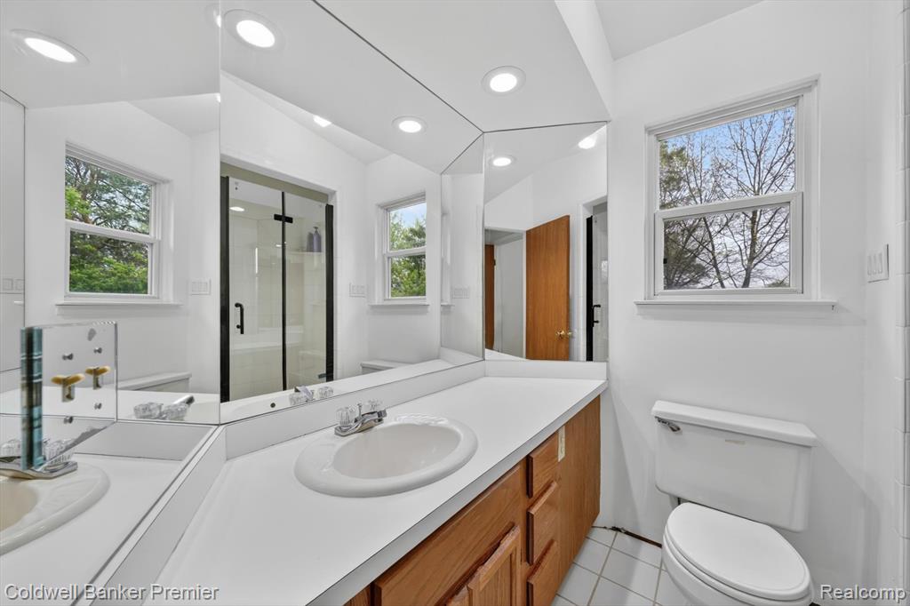 425 Arbor Pine Drive, Ortonville, MI 48462 — Photo 35