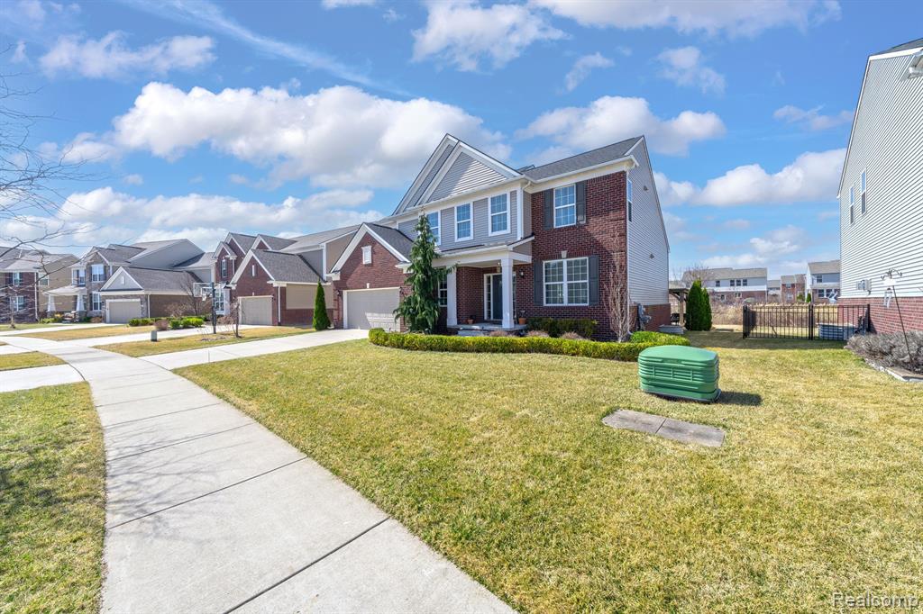 49473 CRANBROOK Drive, Macomb, MI 48044 — Photo 3