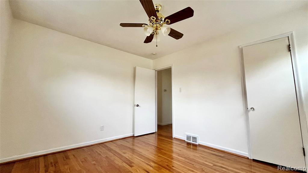 8252 Dale Street, Dearborn Heights, MI 48127 — Photo 12