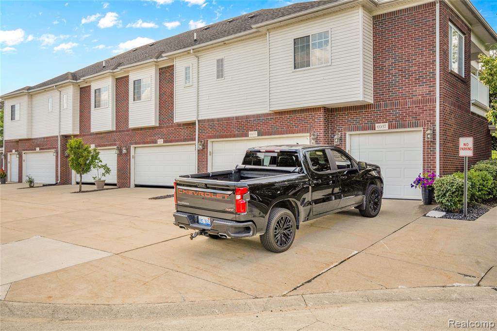 6933 Boulder Pointe Drive, Washington, MI — Photo 23