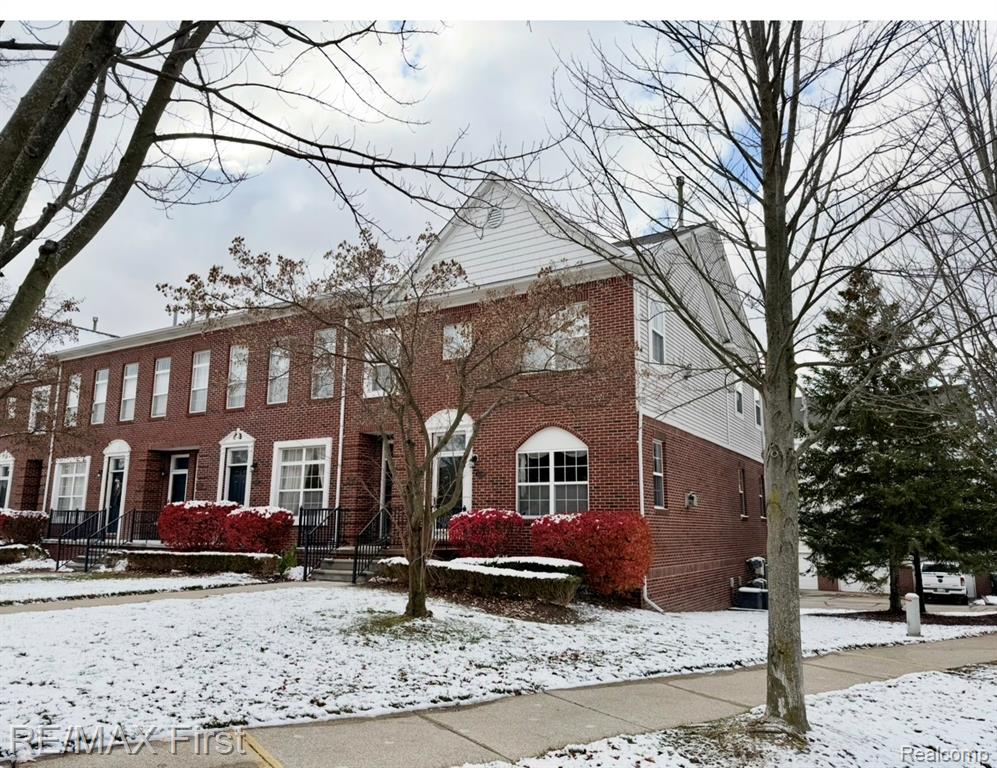 43203 Strand, Sterling Heights, MI 48313 — Photo 2