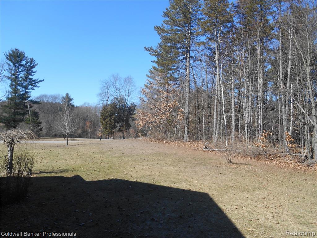 2704 Genny Ridge Drive, Lapeer, MI 48446 — Photo 26