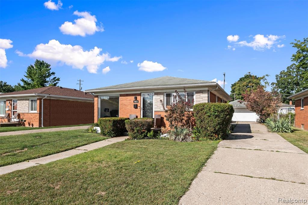 8873 Wormer, Redford, MI 48239 — Photo 2