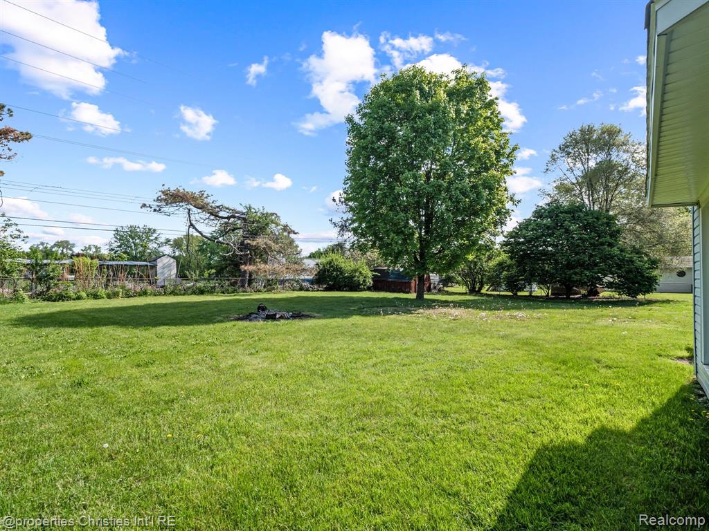 5348 BURGUNDY Drive, Clarkston, MI — Photo 29
