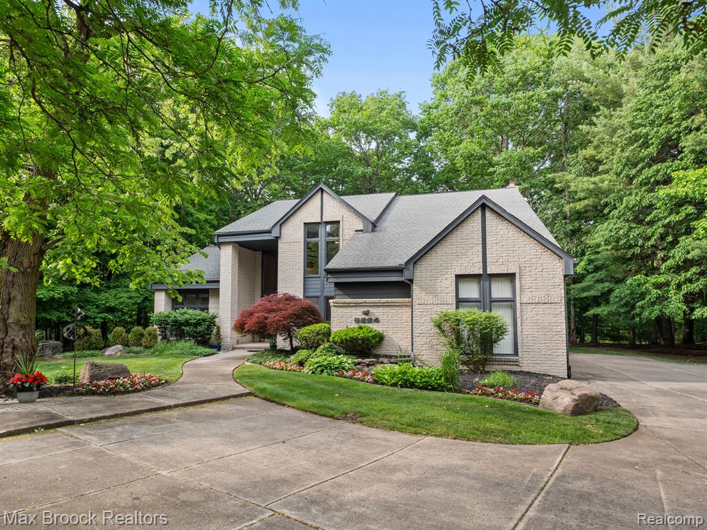 6224 Bromley Court, West Bloomfield, MI — Photo 2