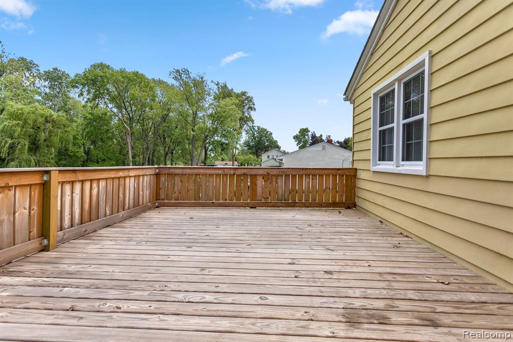 7215 S HURON RIVER Drive, South Rockwood, MI — Photo 36
