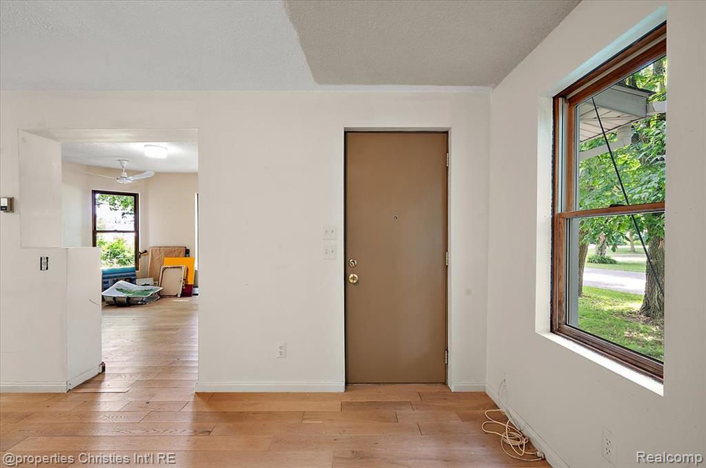 157 E Elmwood, Leonard, MI 48367 — Photo 33