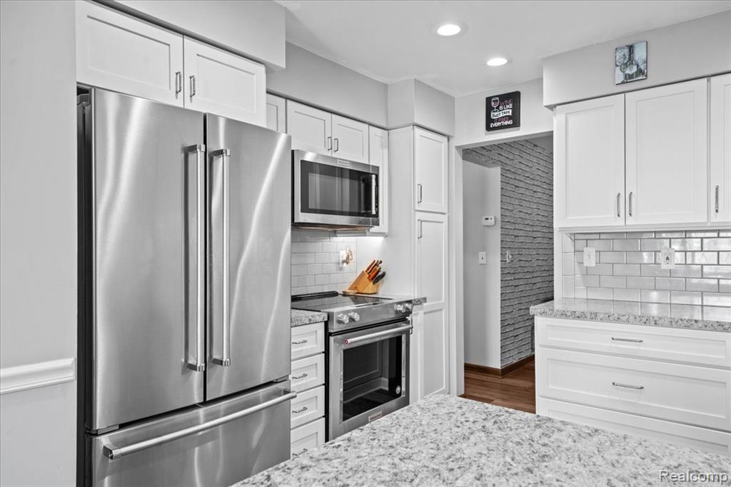 42160 Woodward Avenue, 17, Bloomfield Hills, MI 48304 — Photo 9
