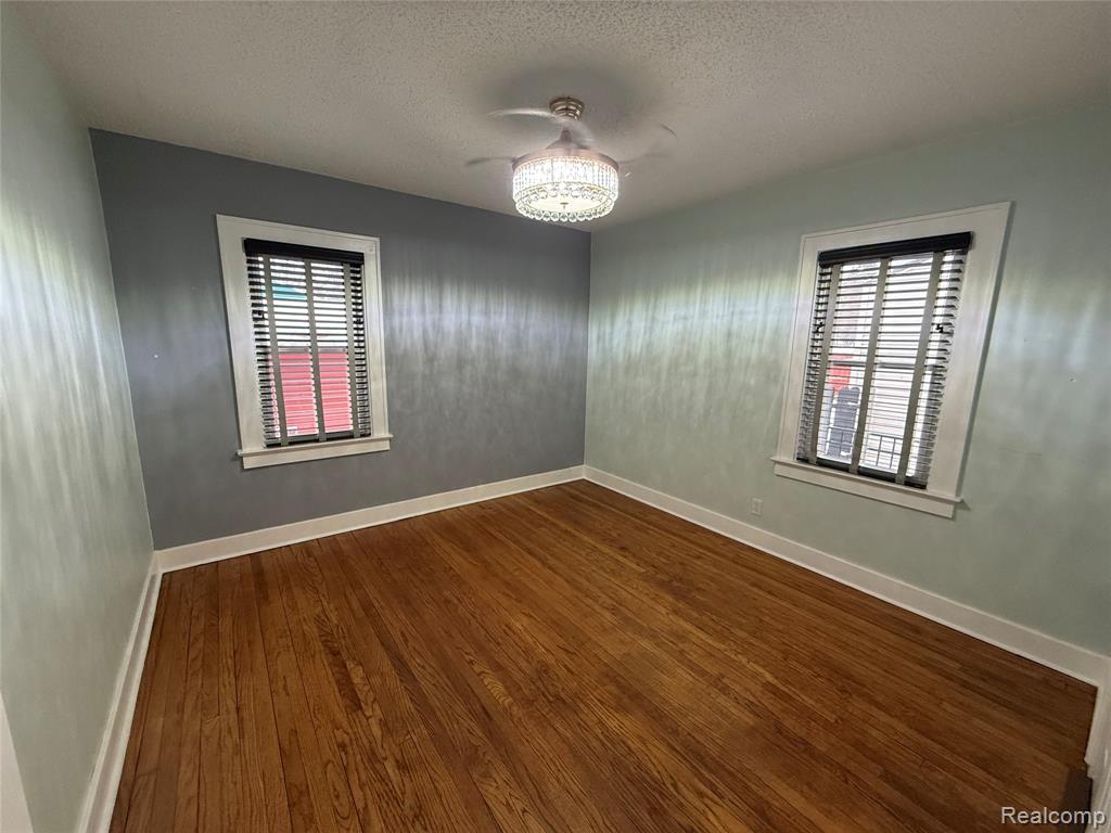 416 Burroughs Avenue, Flint, MI 48507 — Photo 13