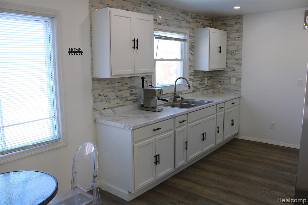 4539 TRUMBULL Drive, Flint, MI 48504 — Photo 7