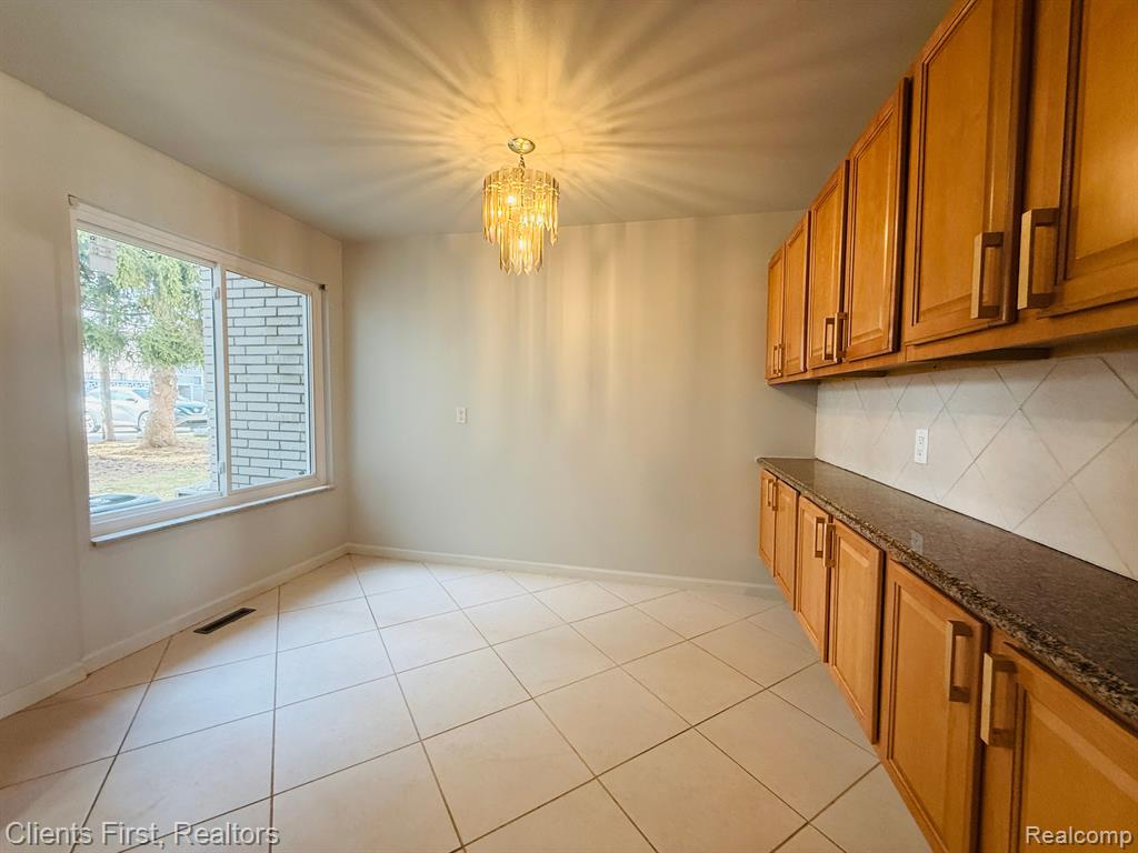 4859 MANSFIELD Avenue, Royal Oak, MI 48073 — Photo 8