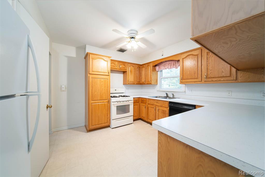 846 1st Street, Milford, MI 48381 — Photo 9