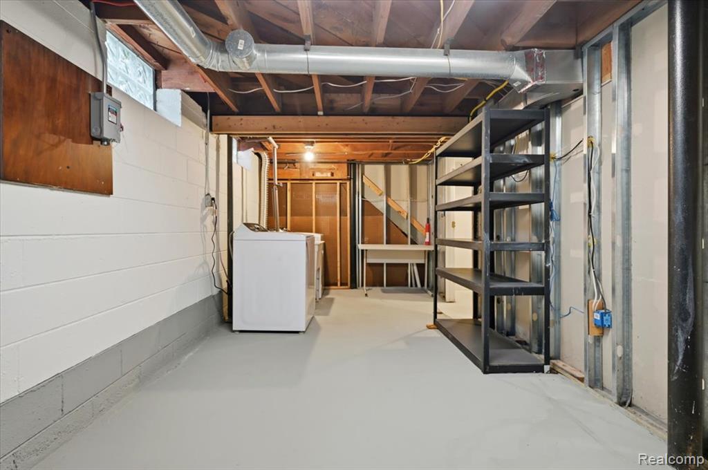 431 Colonial Court, Grosse Pointe Farms, MI 48236 — Photo 45
