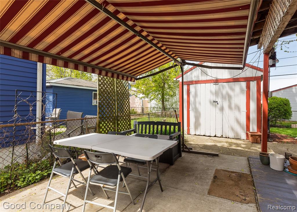 559 E Harry Avenue, Hazel Park, MI 48030 — Photo 27