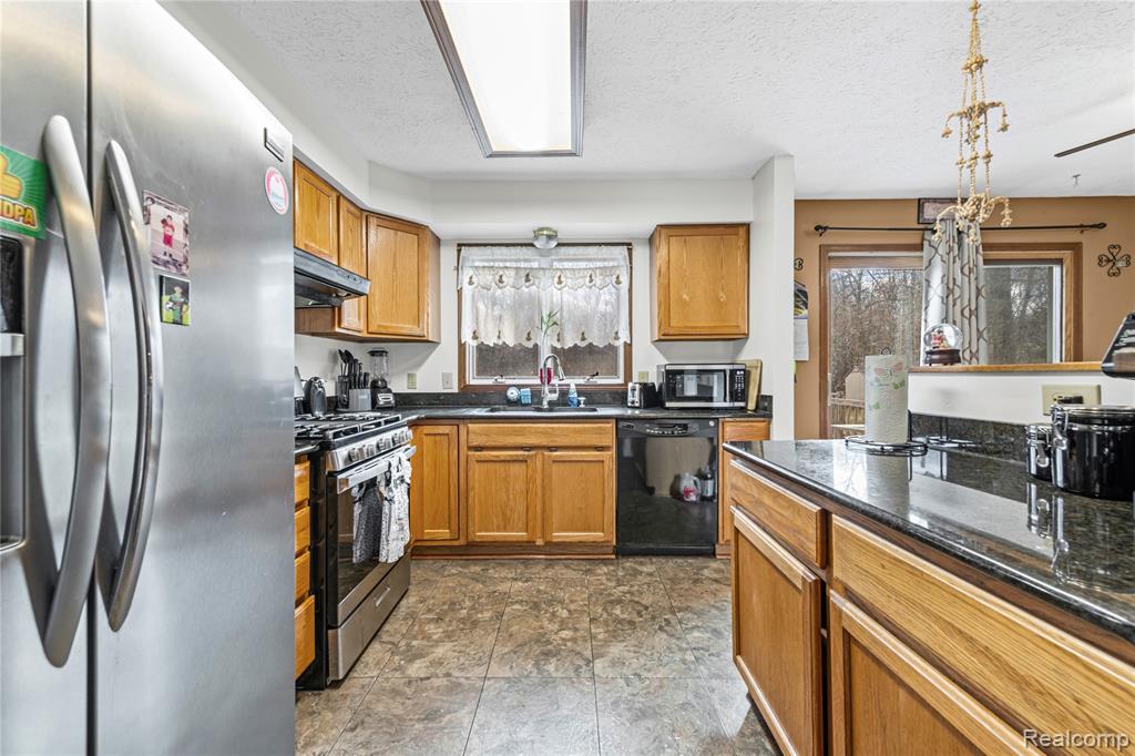 43865 Willow Road, Belleville, MI 48111 — Photo 7