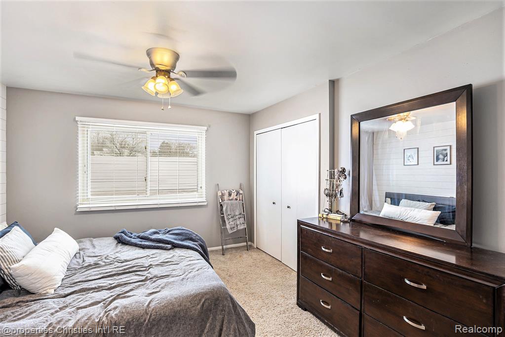 3990 Cresthaven Drive, Waterford, MI 48328 — Photo 11