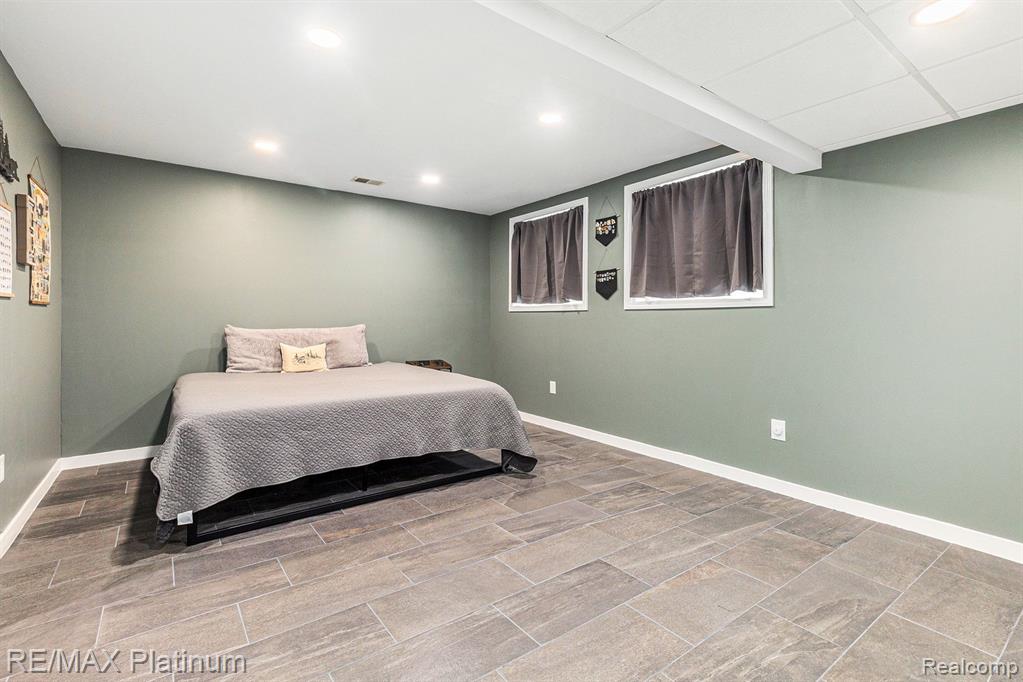 1055 WOODVALE, Milford, MI 48381 — Photo 23
