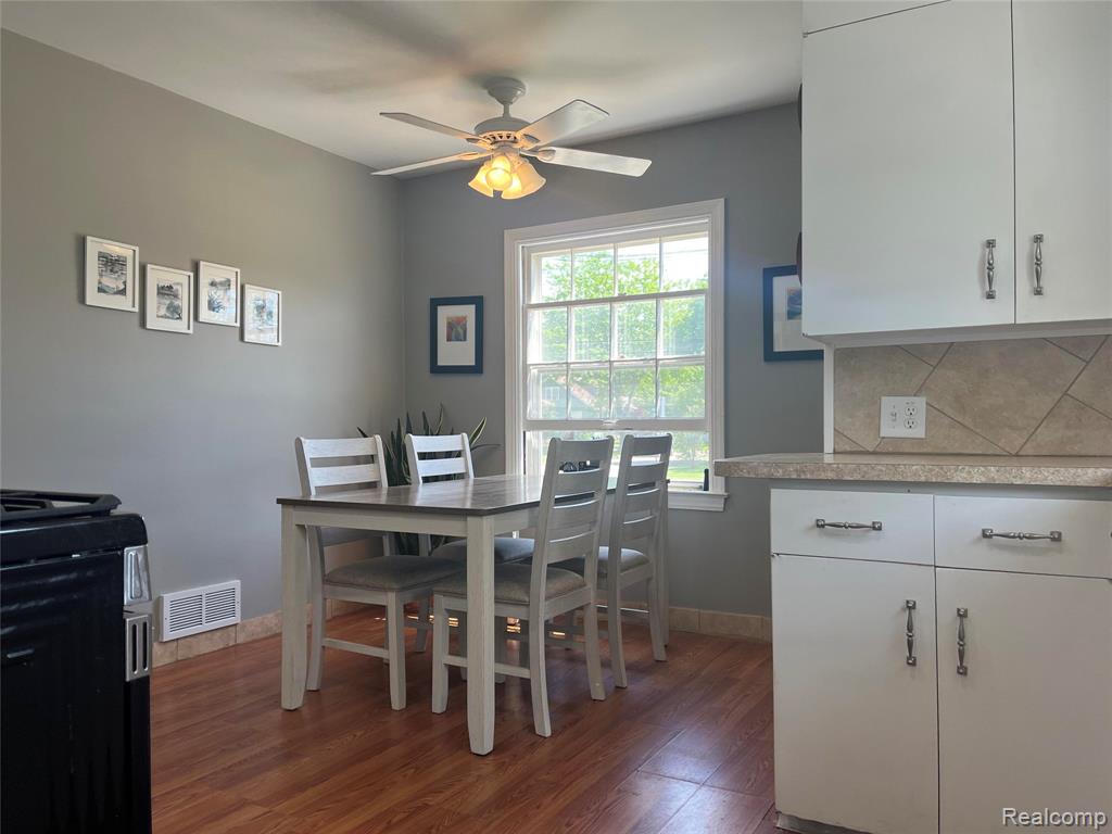 907 Napier Avenue, St. Joseph, MI 49085 — Photo 9