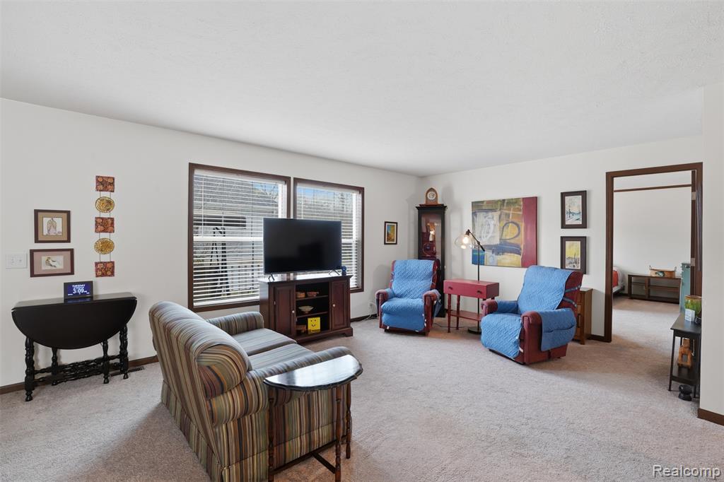 16208 Derby Circle, Holly, MI 48442 — Photo 8